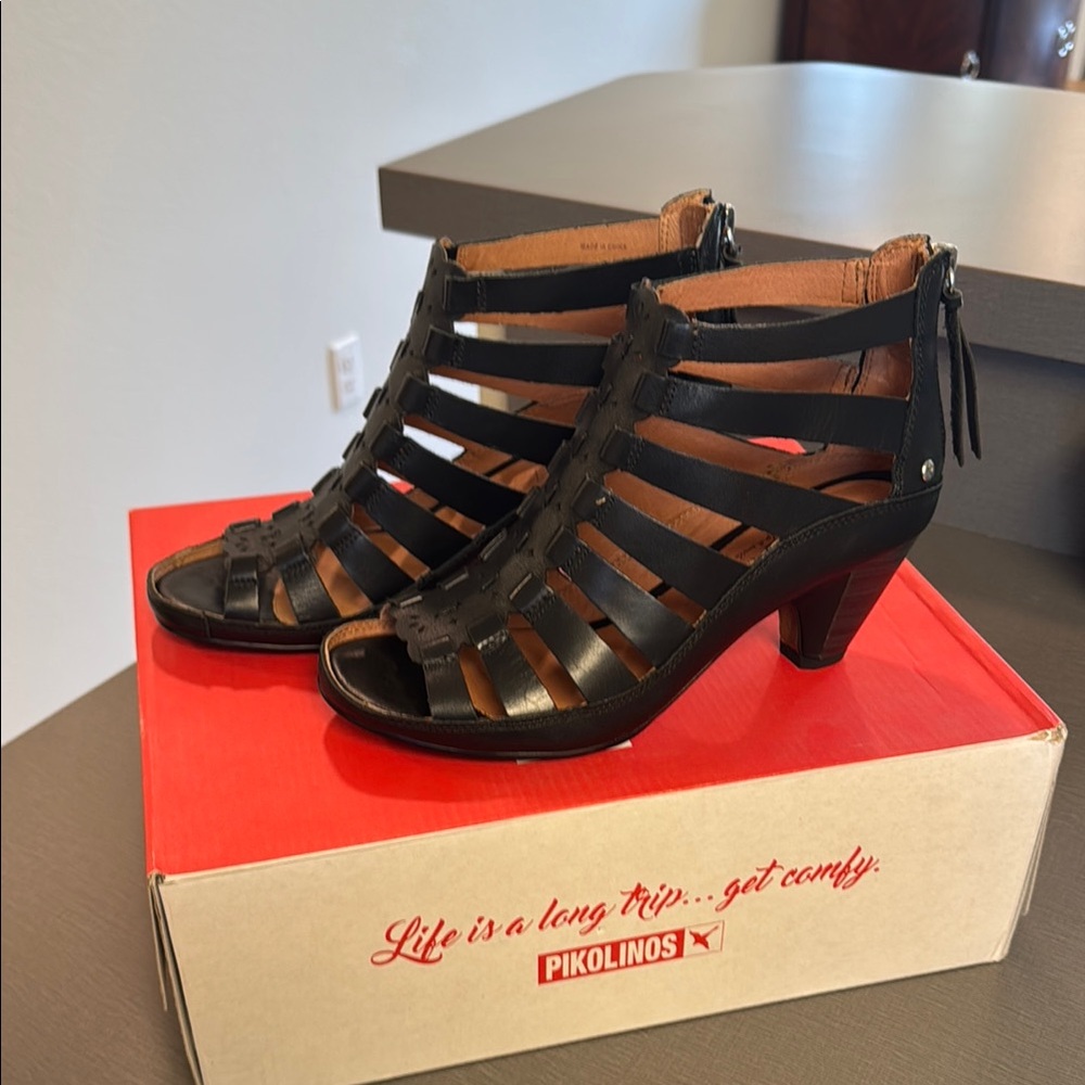 Pikolinos Java Heeled Sandals in Black